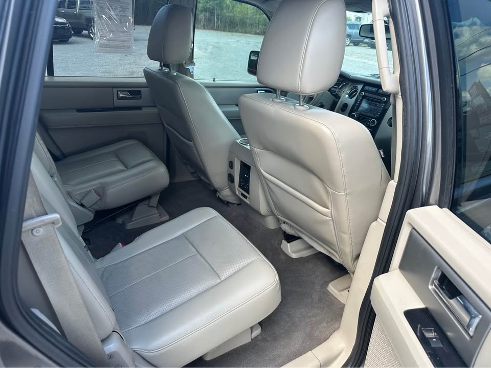 2014 Ford Expedition Limited photo 9