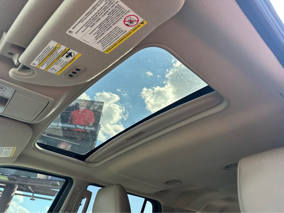 2014 Ford Expedition Limited photo 12
