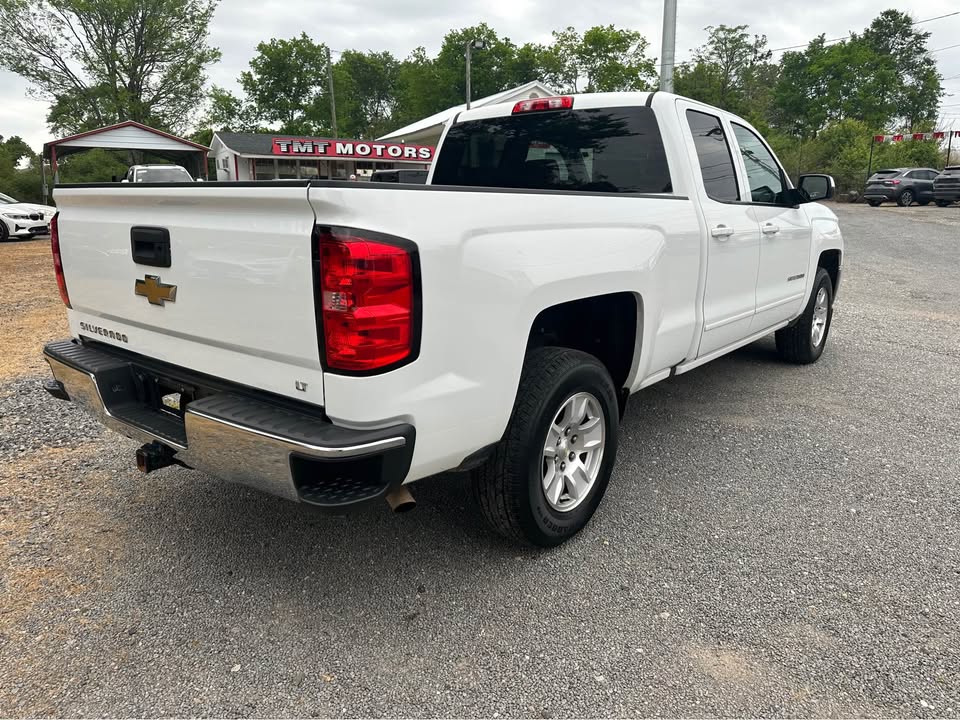 2017 Chevrolet Silverado 1500 LT photo 3