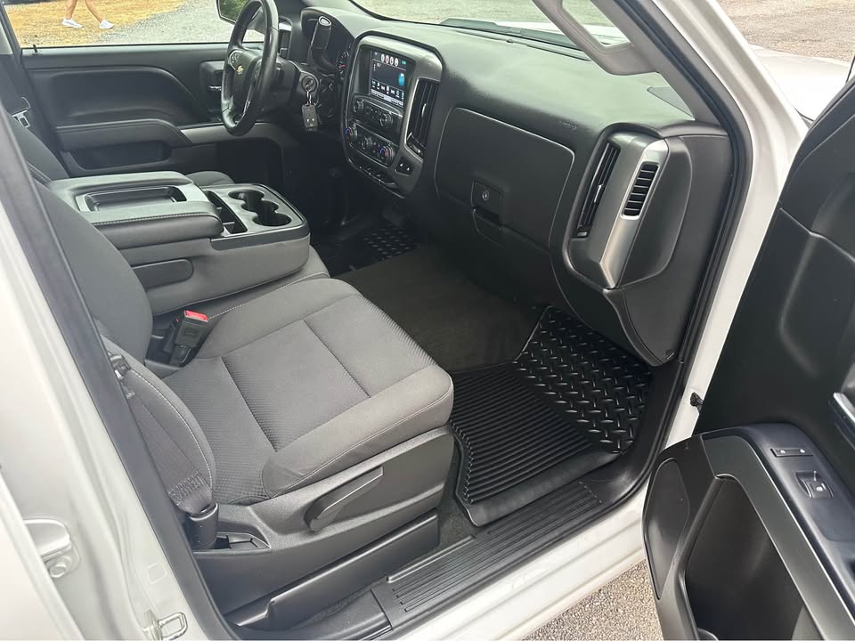 2017 Chevrolet Silverado 1500 LT photo 8
