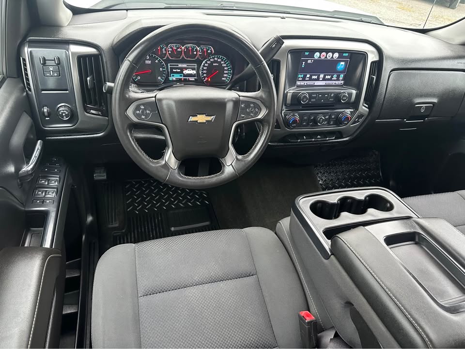 2017 Chevrolet Silverado 1500 LT photo 9
