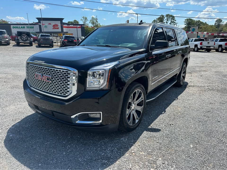 Black 2017 GMC Yukon XL Denali