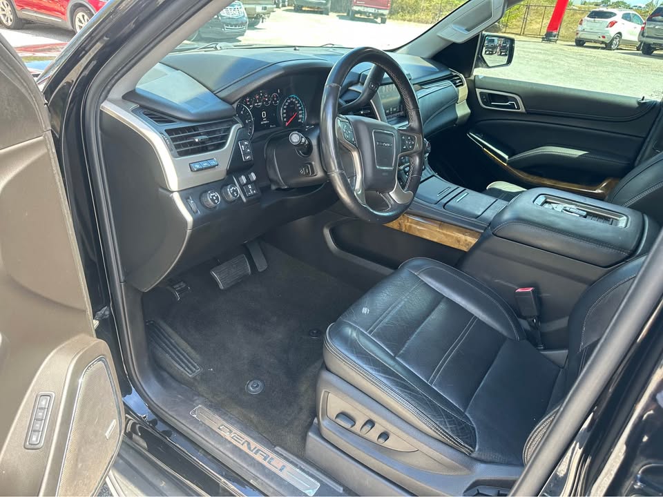 2017 GMC Yukon XL Denali photo 5