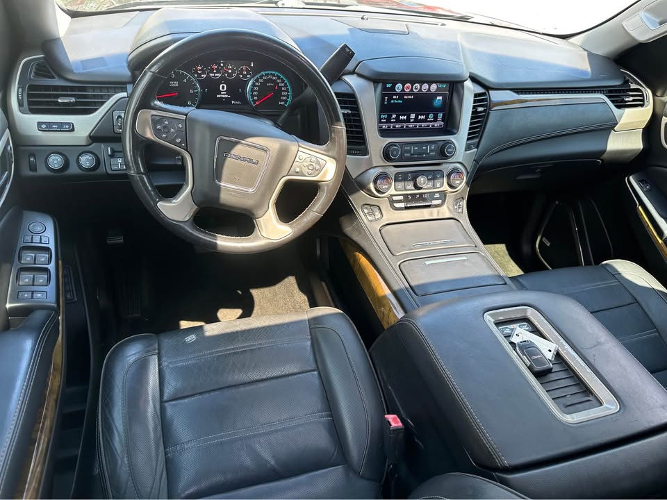 2017 GMC Yukon XL Denali photo 11