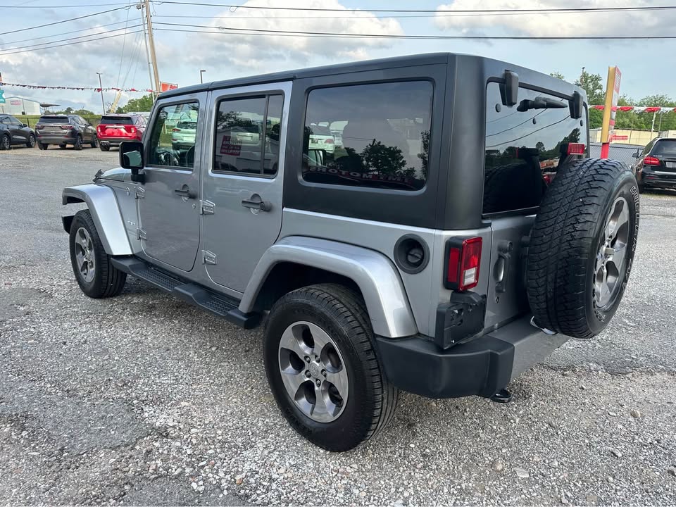2018 Jeep Wrangler Unlimited Sahara (JK) photo 2