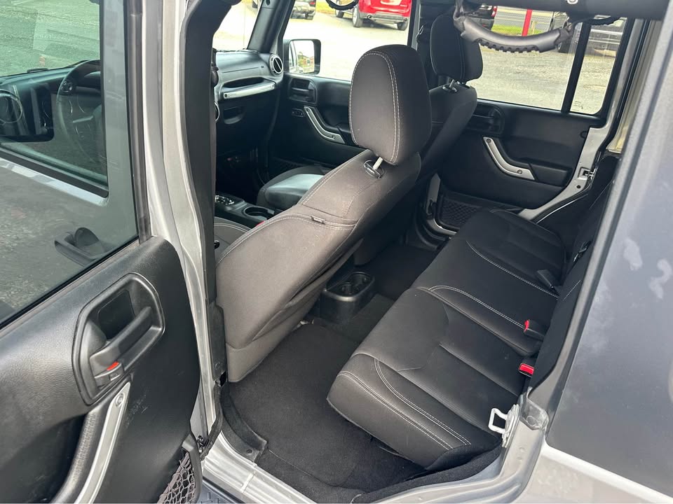 2018 Jeep Wrangler Unlimited Sahara (JK) photo 6