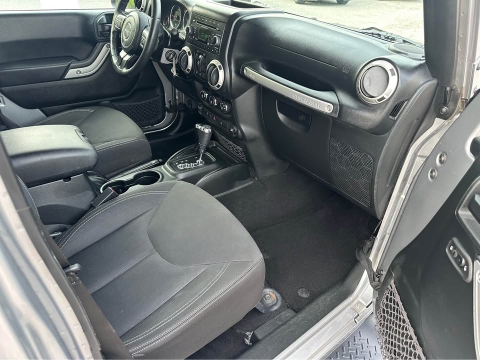2018 Jeep Wrangler Unlimited Sahara (JK) photo 9