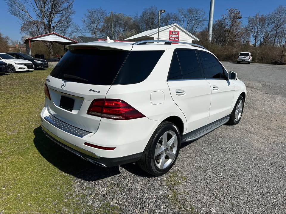 2018 Mercedes-Benz GLE 350 4MATIC photo 3