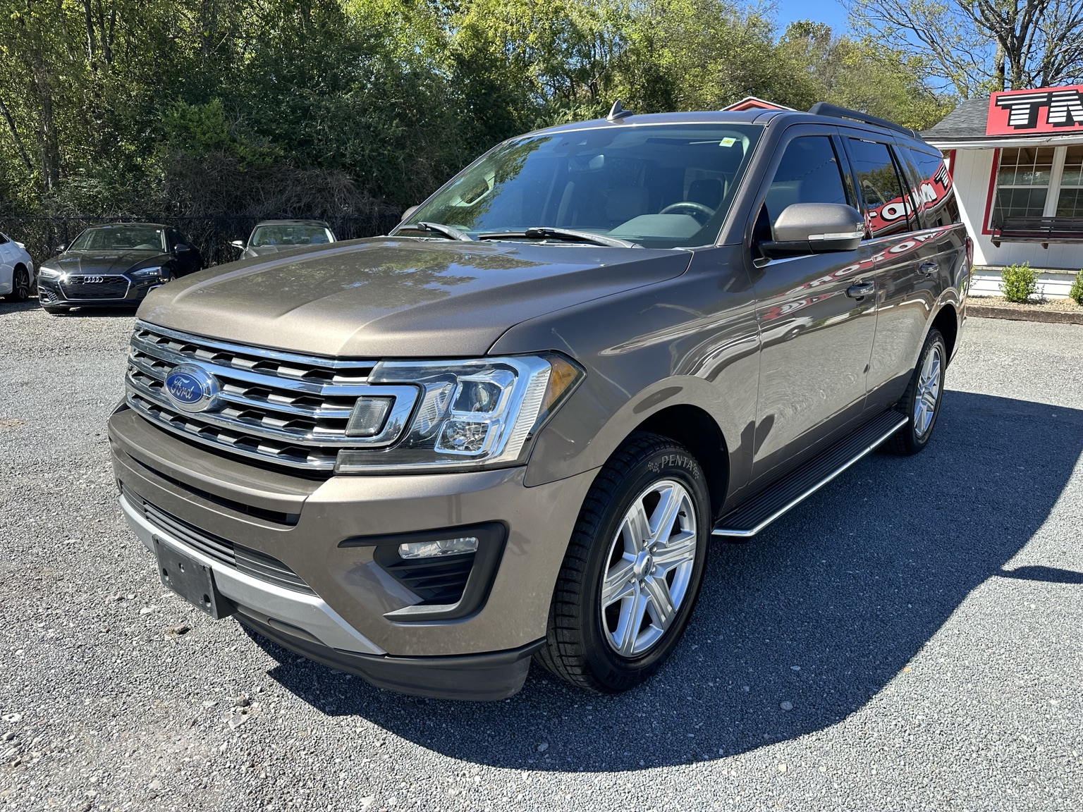Brown 2019 Ford Expedition XLT
