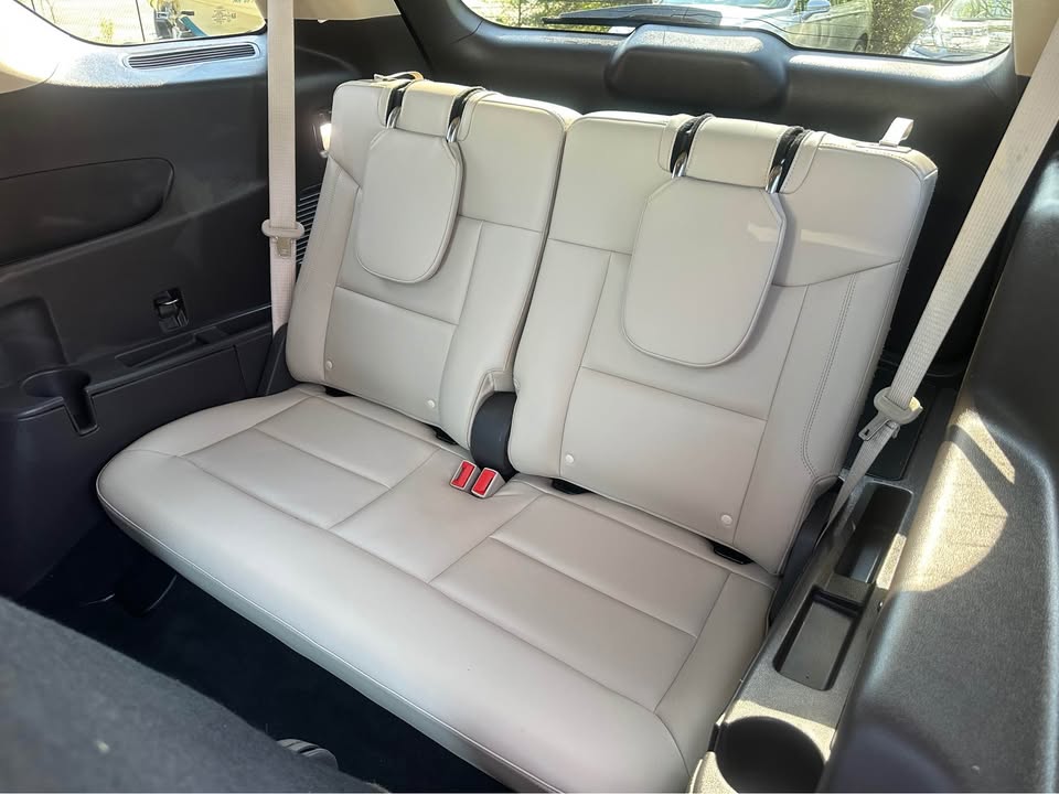 2020 Ford Explorer Platinum photo 7