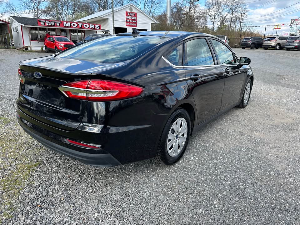 2020 Ford Fusion S photo 3