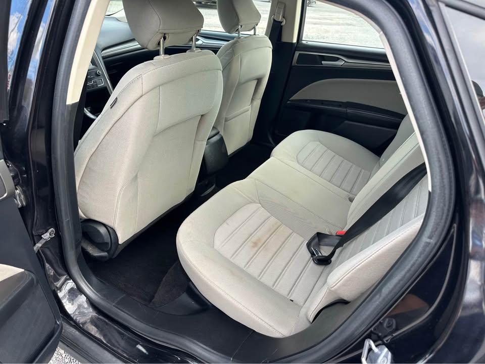 2020 Ford Fusion S photo 6