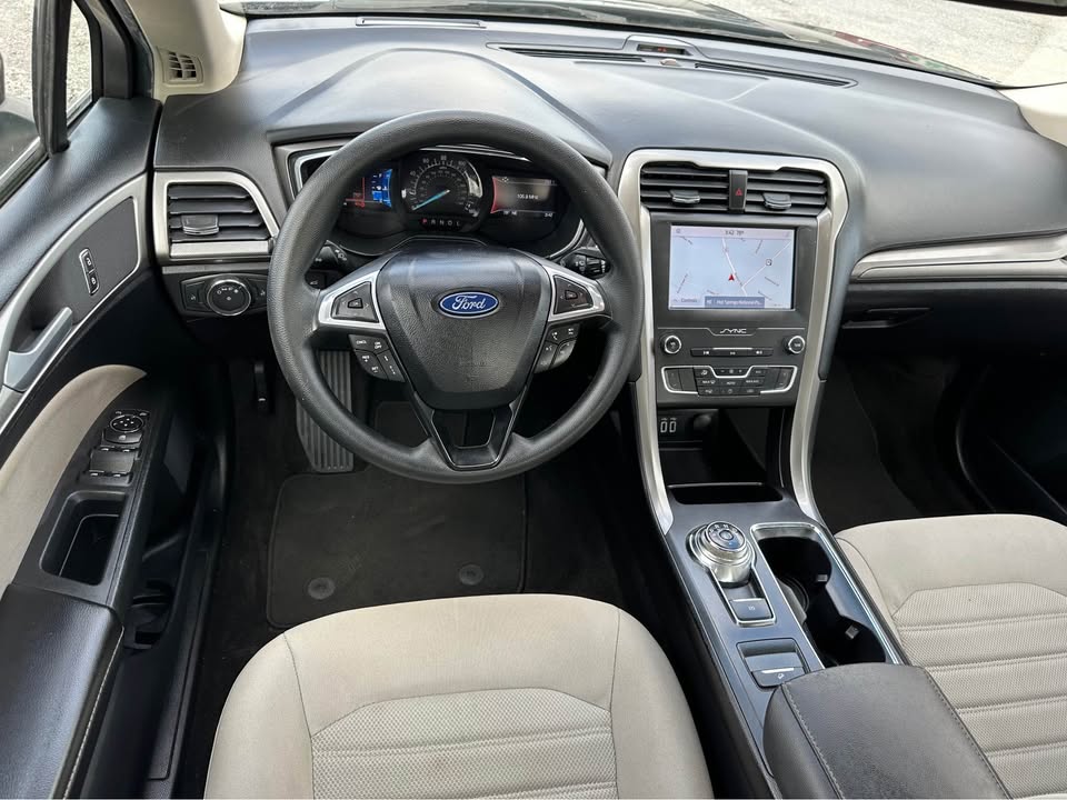 2020 Ford Fusion S photo 10